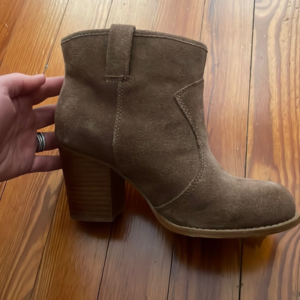 Splendid brown suede booties